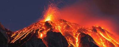 В Италии проснулся вулкан и засыпал города пеплом