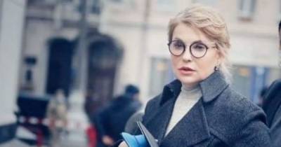 С кудрями в Раду Юлия Тимошенко умилила новым луком