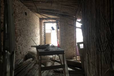 В жилом доме постройки начала XX века на Васильевском острове обрушилась кровля
