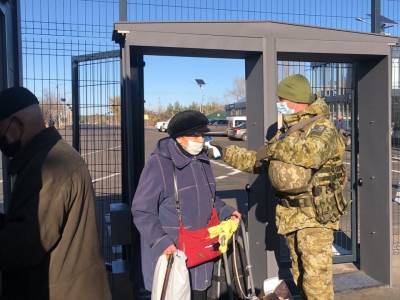 Посольство Великобритании в Украине: РФ должна призвать своих марионеток немедленно открыть КПВВ в Счастье и Золотом