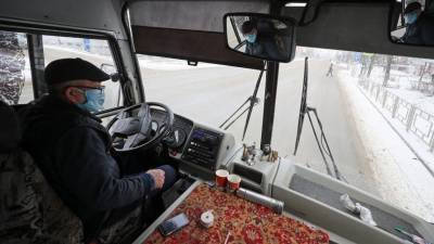 На водителей российских автобусов наденут противосонные браслеты