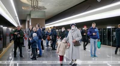 Через новые станции метро в Минске проходят около 10 тыс. человек в день