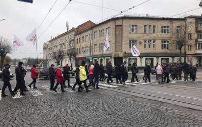 В Виннице предприниматели перекрыли центральную улицу