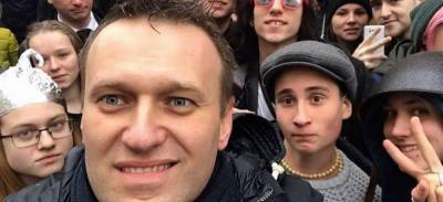 Накликав беду на Пашиняна, Навальный взялся за Санду
