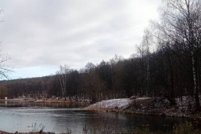 Мужчина утонул на озере Щелоковского хутора