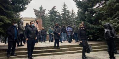 В Ровно отменили карантин выходного дня после протестов предпринимателей