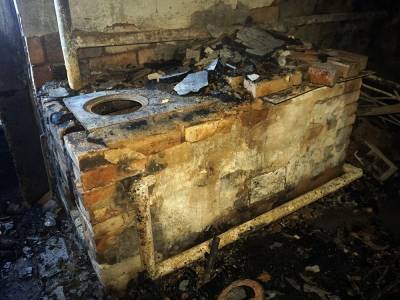 На Днепропетровщине на пожаре погибли три маленьких ребёнка