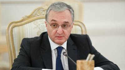 Глава МИД Армении Мнацаканян подал в отставку на фоне протестов