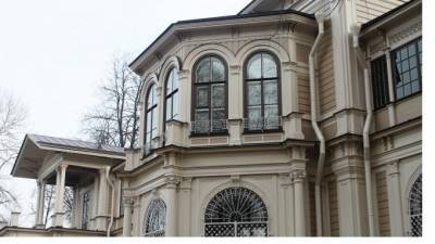 На капитальную реставрацию дачи Громова в Лопухинском саду потребовалось четыре года