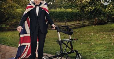 Столетний капитан Томас Мур, собравший миллионы для британских медработников, украсил обложку GQ