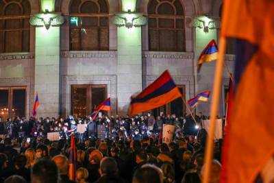 В Армении возобновились протесты: что происходит 16 ноября – фото, видео
