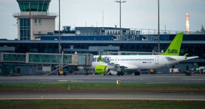 "Драматическое сокращение": airBaltic отчиталась о числе пассажиров