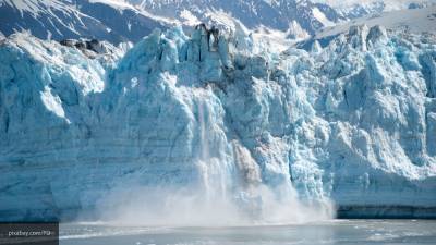 Ледяной покров Гренландии скрывает загадочную "темную реку"