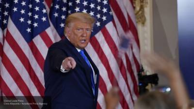 Политолог Дудчак: Трамп сейчас старается победить монстра