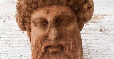 В Афинах, ремонтируя канализацию, нашли голову Гермеса