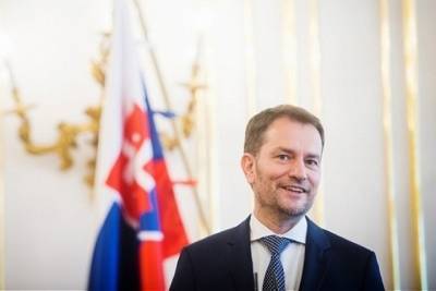 Премьер Словакии: с коронавирусом нужно бороться, как с коммунистами