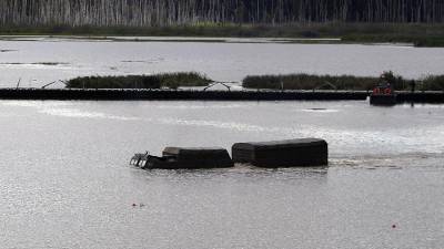 Вездеход с четырьмя людьми затонул при пересечении реки на Чукотке