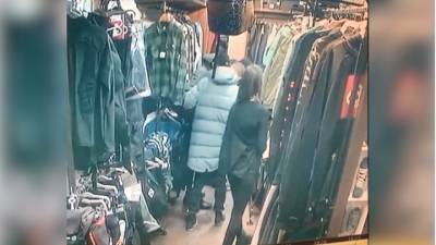 В Хабаровске группа молодых людей совершила дерзкий налет на магазин одежды