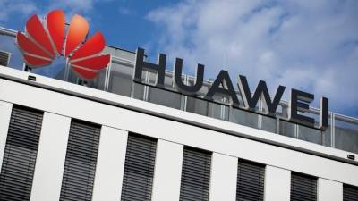 Китайская корпорация Huawei продает бренд смартфонов Honor