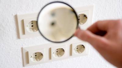 В РФ предложили ввести плановые проверки электропроводки в квартирах