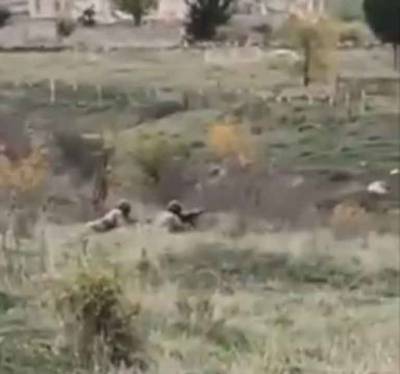 Российские миротворцы в Карабахе окружили обстрелявшую их вооруженную группу