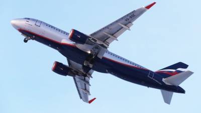 Летевший из Сургута в Москву самолет вынужденно сел в Ханты-Мансийске