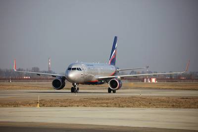 Пассажирский самолет экстренно сел в Ханты-Мансийске