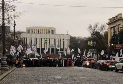 В Киеве протестующие полностью перекрыли улицу Грушевского