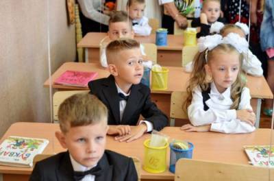 В Украине могут ввести обучение в школах с 5 лет