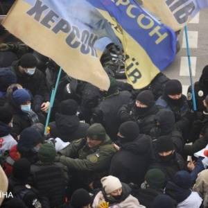 В ходе протеста в Киеве произошли столкновения под зданием Рады
