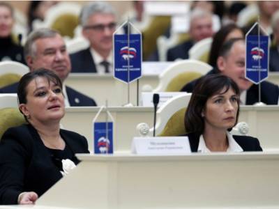 «Не будут оторваны от реальной жизни»: россияне предложили привязать зарплату депутатов к средней по региону