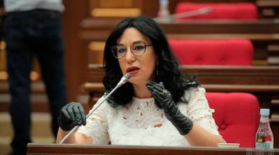 Оппозиция Армении призывает обсудить в парламенте отмену военного положения и отставку премьера