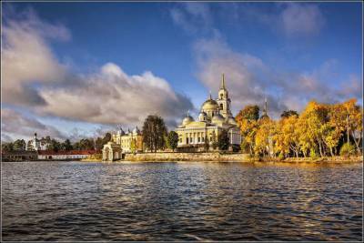 Из-за коронавируса в Тверской области закрылся мужской монастырь