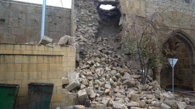 Часть стены средневековой крепости обрушилась в Дербенте