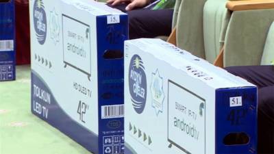 Активистам молодежного движения Туркменистана подарили отечественные телевизоры