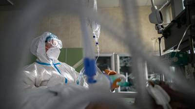 Россия замкнула первую сотню стран мира по уровню летальности от коронавируса
