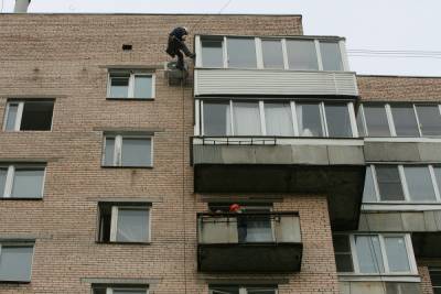 В Петербурге могут исключить балконы из программы капремонта