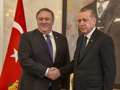 Эрдоган отказался встречаться с прилетевшим в Турцию Помпео