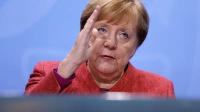 Меркель призвала сохранить в ФРГ ограничения из-за COVID-19