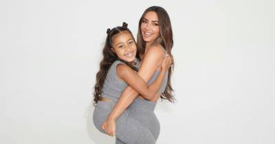 Ким Кардашян с дочерьми снялась в рекламе новой коллекции собственного бренда