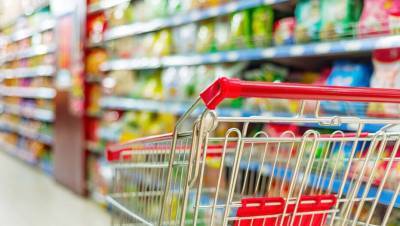 В Павлодаре по выходным людям не продают непродовольственные товары в работающих супермаркетах
