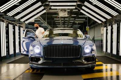 Новый Bentley Flying Spur V8 появится в России в 2021 году