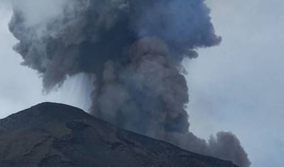 Видео дня: вулкан Стромболи засыпал итальянские поселения пеплом