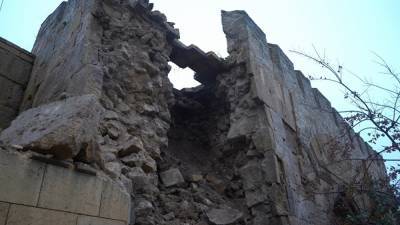 В Дербенте из-за ливня обрушилась стена древней крепости, находящейся под охраной ЮНЕСКО