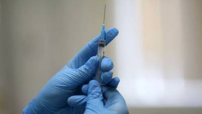 Путин призвал объединить усилия по производству вакцины от COVID-19