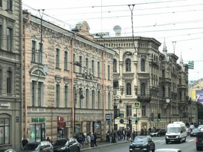Обеспеченность автомобилями в Петербурге на 10% выше, чем в Москве