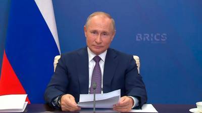 Путин: РФ поможет странам БРИКС в производстве российских вакцин