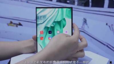 Oppo представила смартфон X 2021 со сворачивающимся экраном
