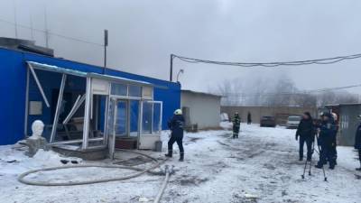 В Челябинске один человек погиб при пожаре в цехе по производству пластиковых окон