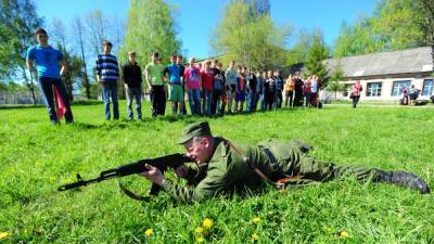 Москва и область потратят 2,7 миллиарда рублей на военные сборы школьников